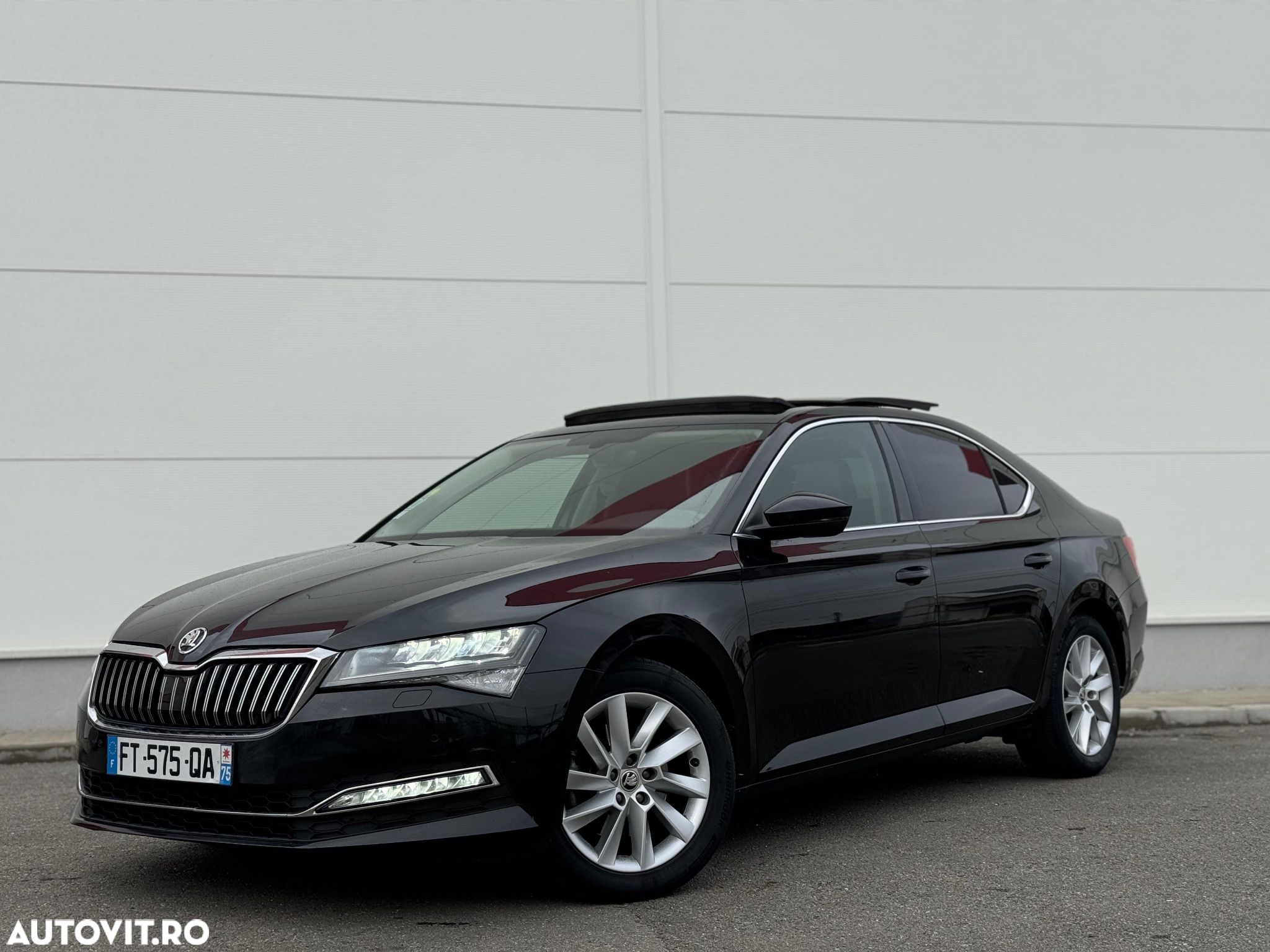 Skoda Superb 2.0 TDI DSG Ambition - 1