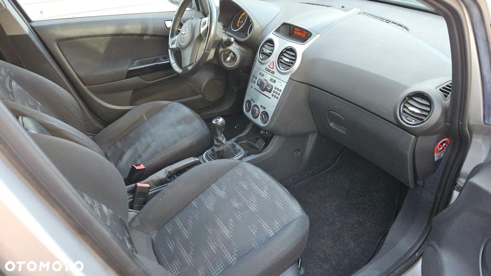 Opel Corsa 1.2 16V Enjoy - 12