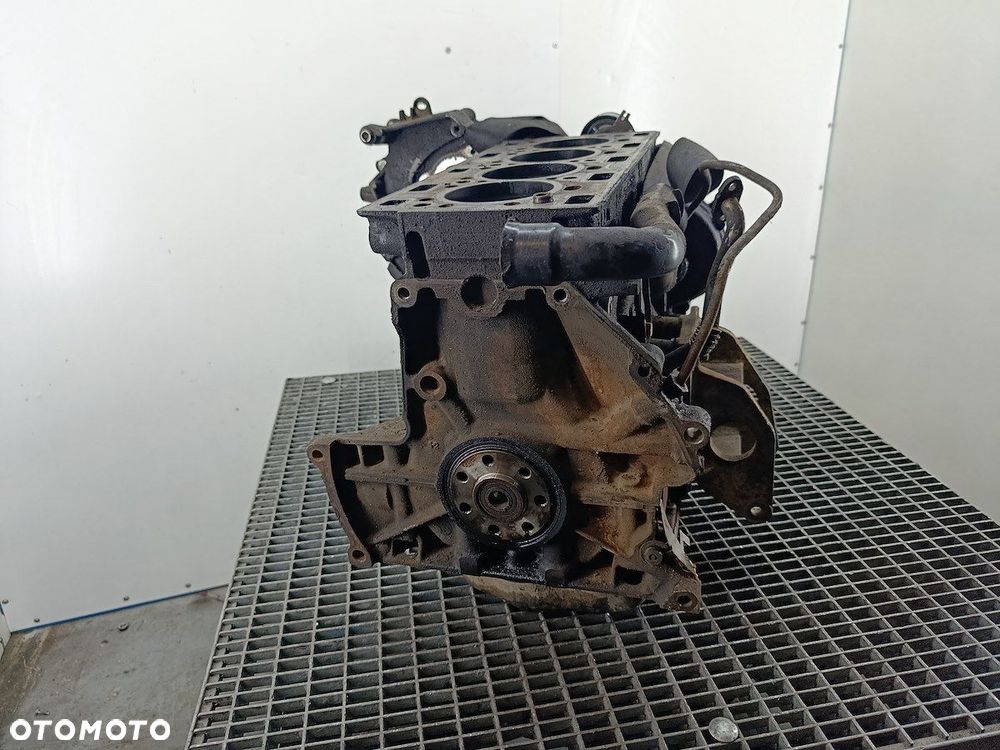 BLOK SILNIKA RENAULT MASTER II FL G9U650  8200513042 2.5 DCI - 4
