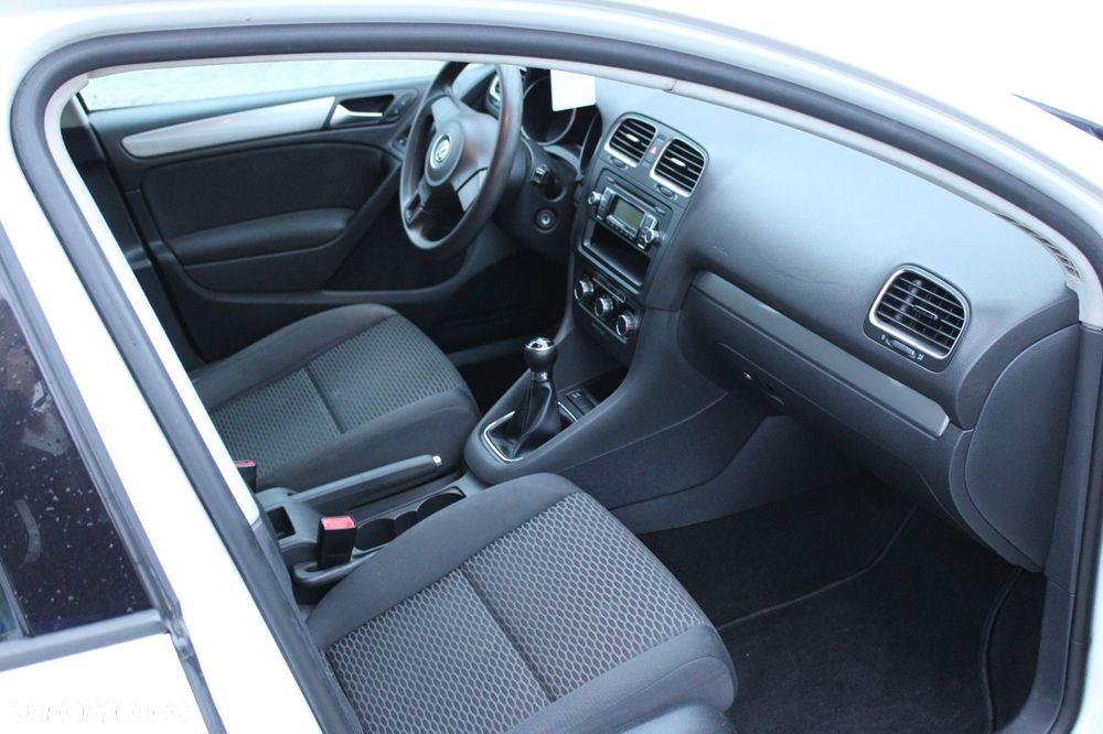 Volkswagen Golf - 10