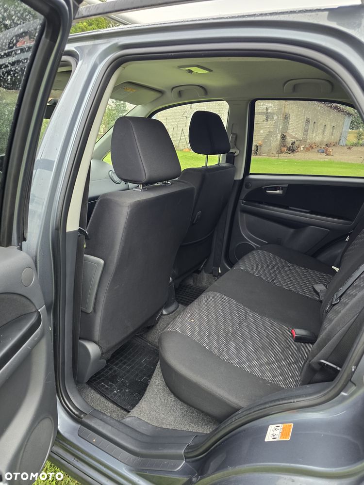 Suzuki SX4 1.6 GS / Premium - 9