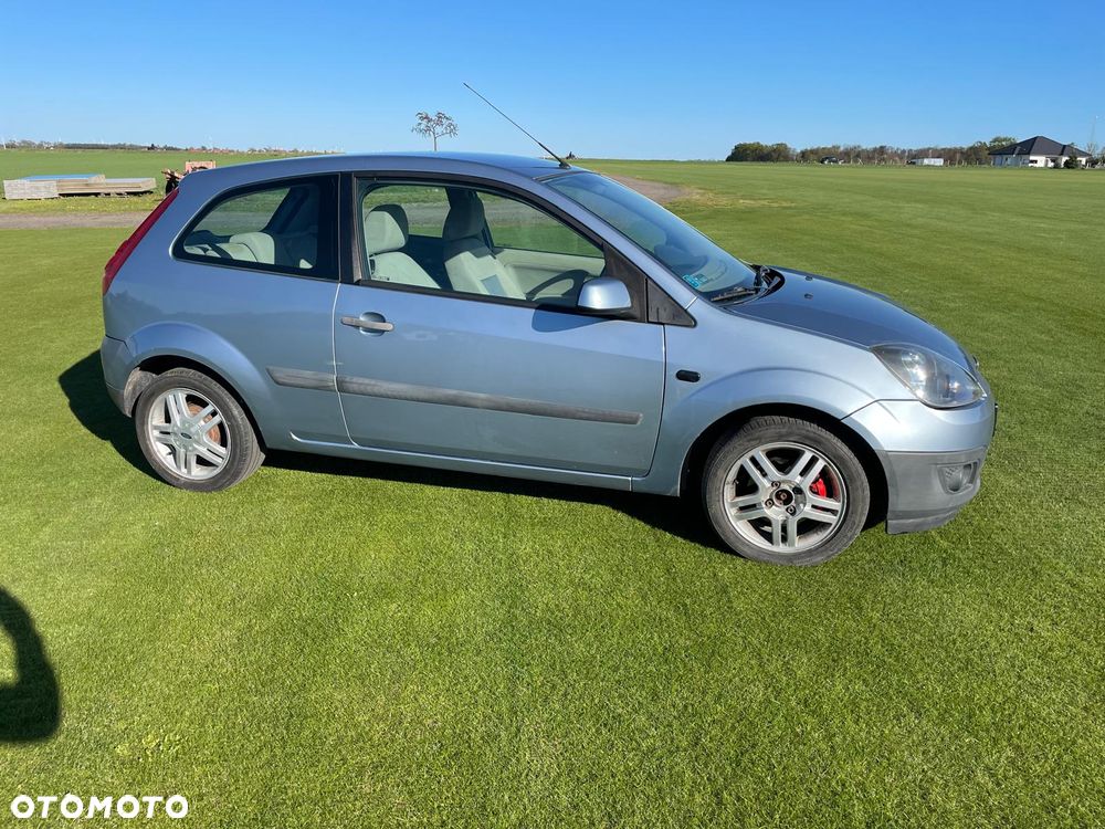 Ford Fiesta 1.6 Ghia - 2