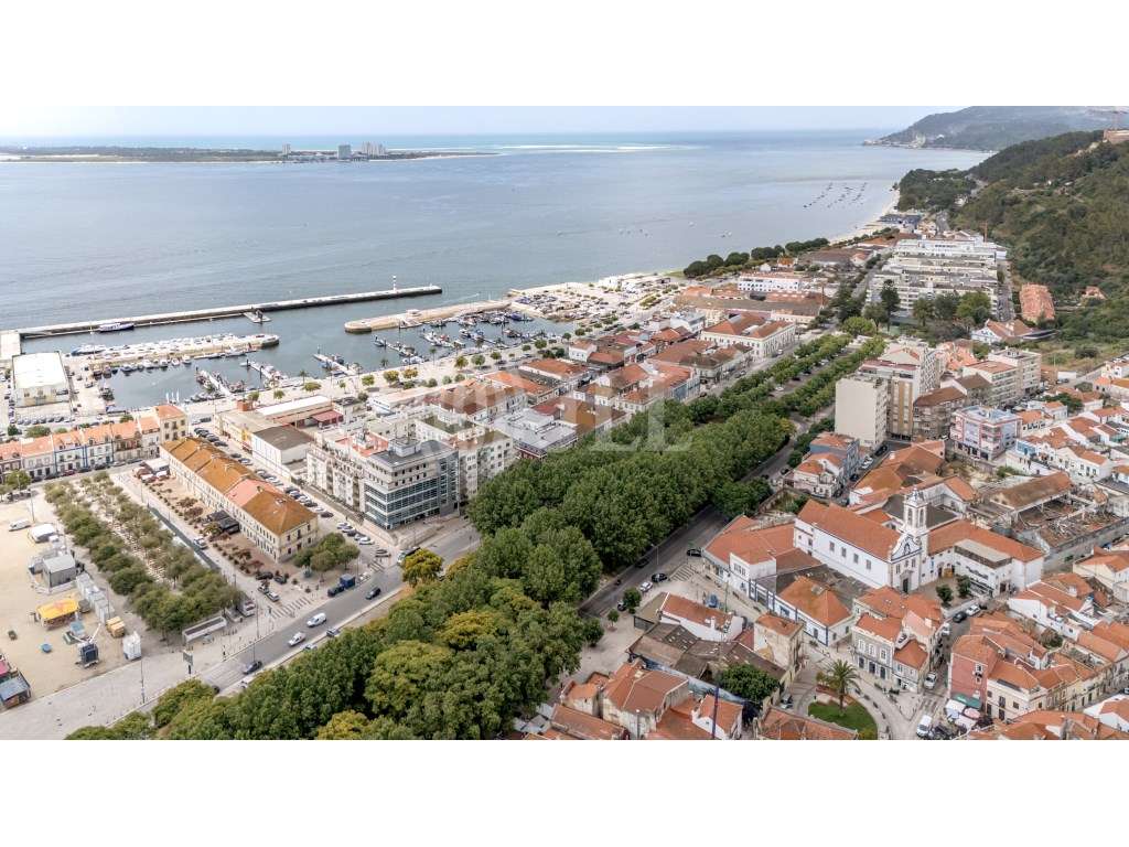 Prédio para reabilitação, com PIP aprovado, em Setúbal - Grande imagem: 2/36