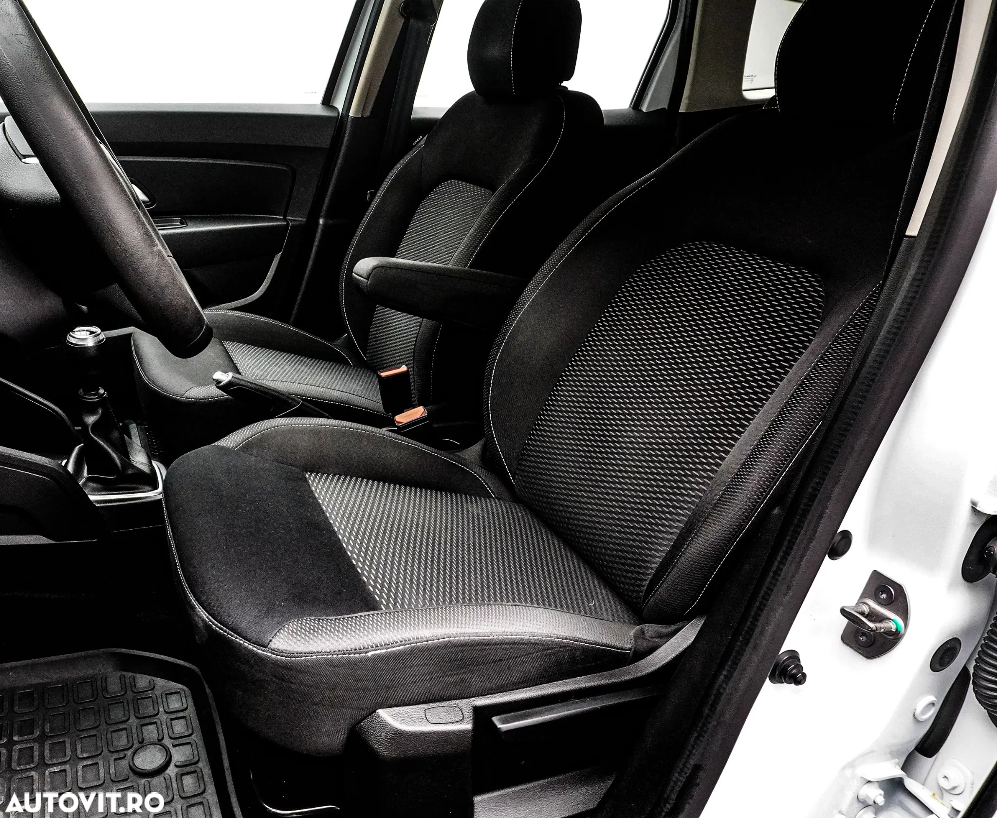 Dacia Duster 1.5 Blue dCi 4WD Essential - 14