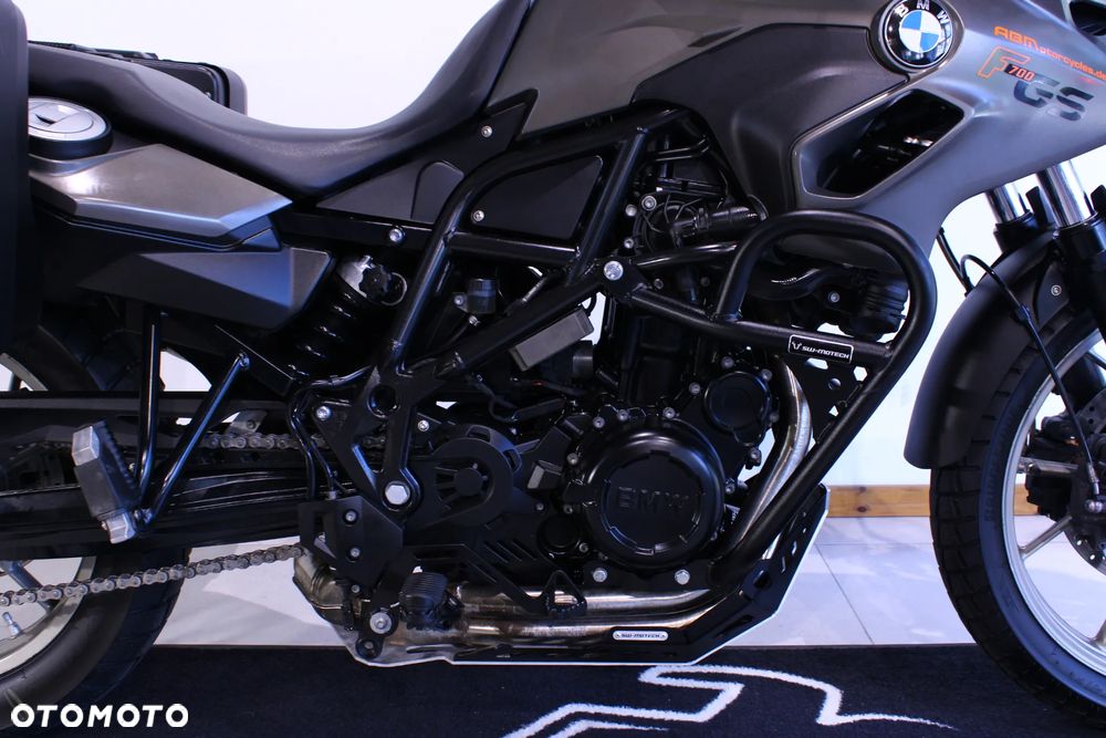 BMW F - 21