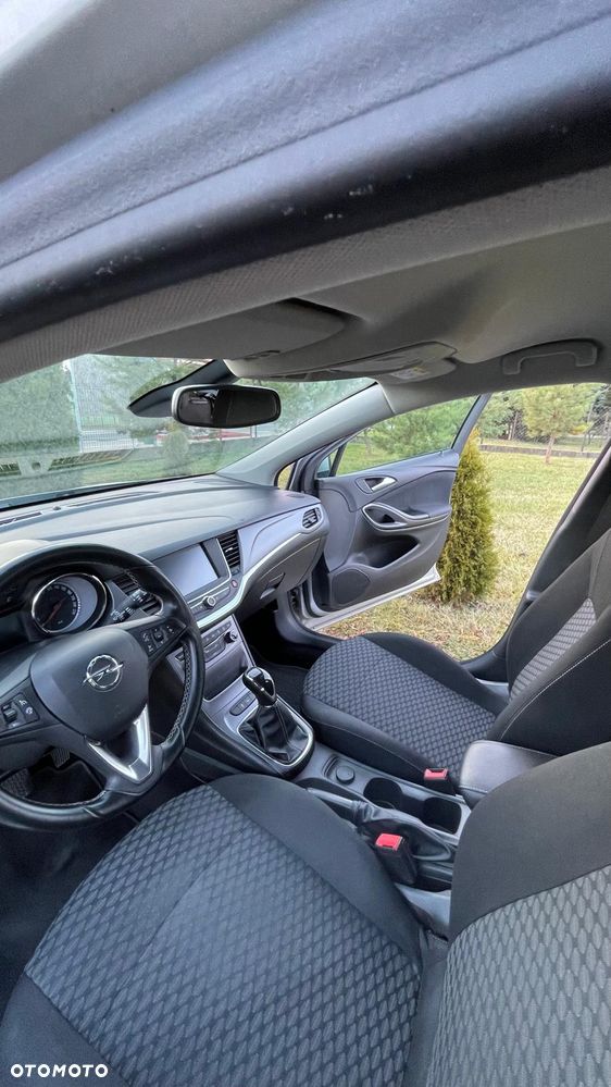 Opel Astra 1.4 T Enjoy S&S - 11