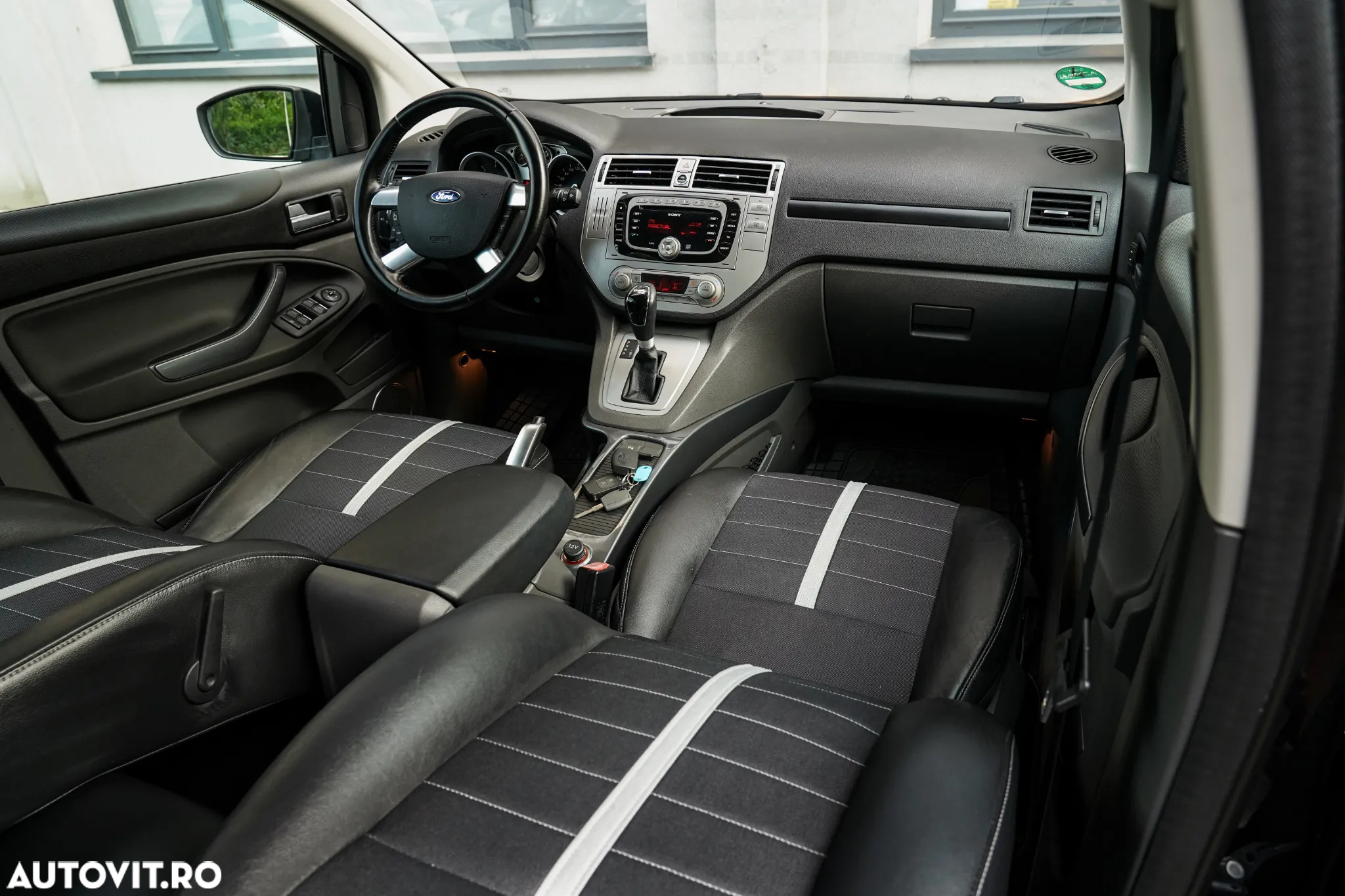 Ford Kuga 2.0 TDCi 4WD Powershift Titanium - 10