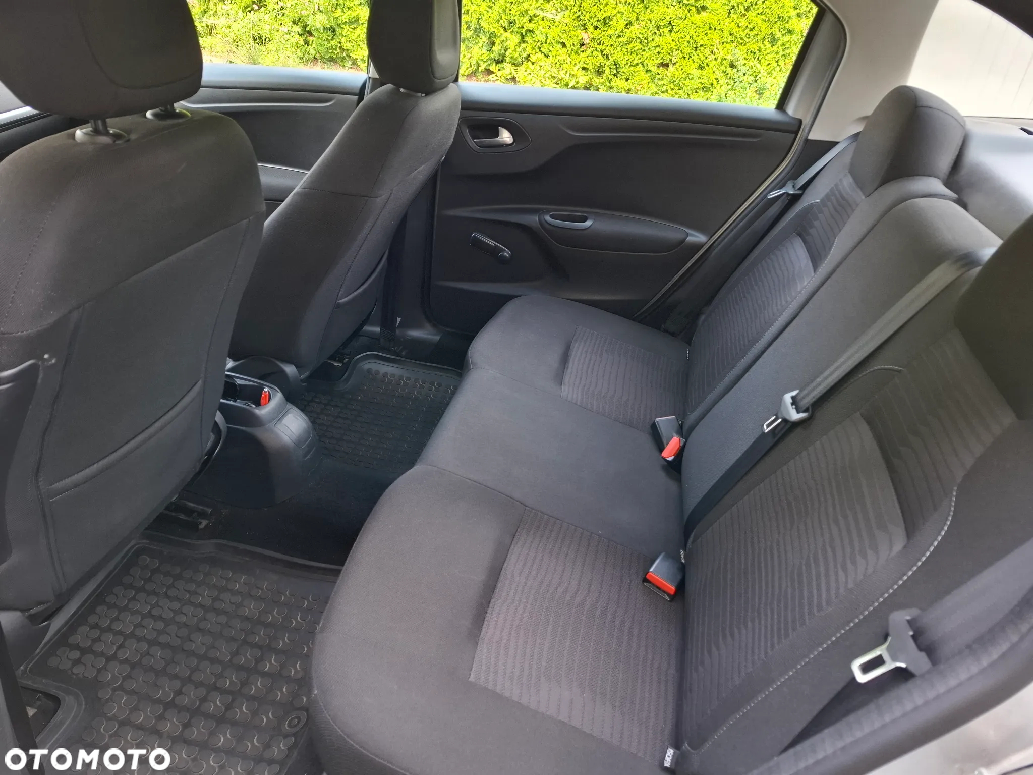 Peugeot 301 1.6 VTi Allure - 23