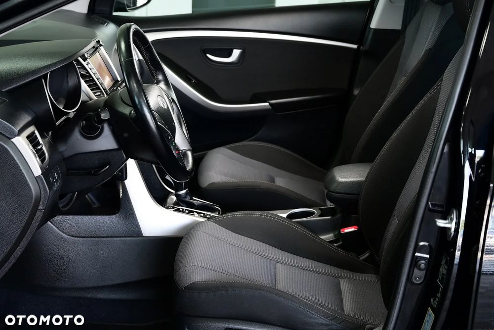 Hyundai i30 i30cw 1.6 Automatik Style - 19