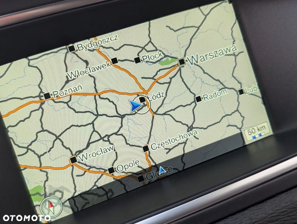 Volvo V40 Cross Country - 12