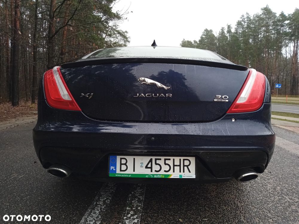 Jaguar XJ 3.0 T AWD R-Sport - 28