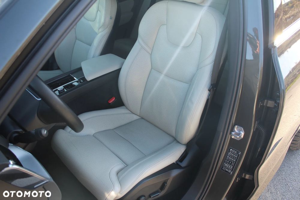 Volvo XC 60 B4 D AWD Geartronic Momentum Pro - 15