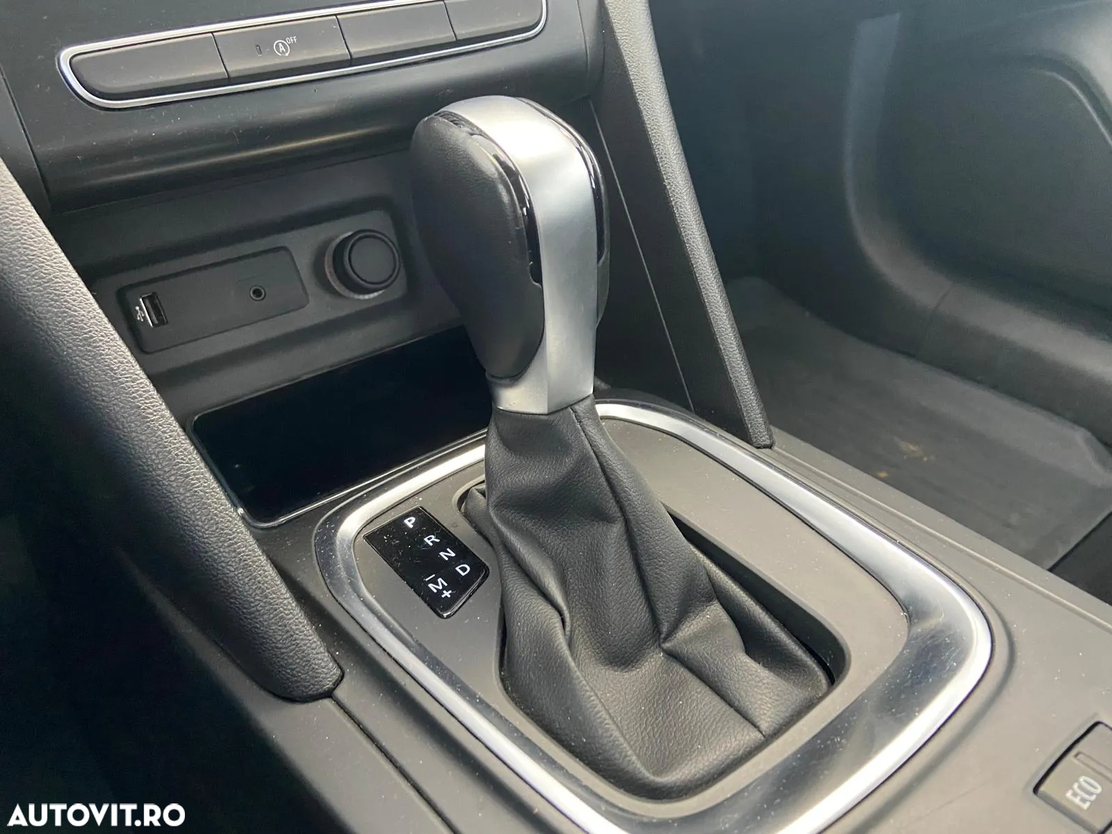 Renault Megane TCe EDC Zen - 15