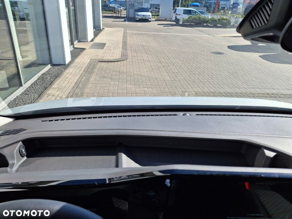 Volkswagen Caravelle - 15