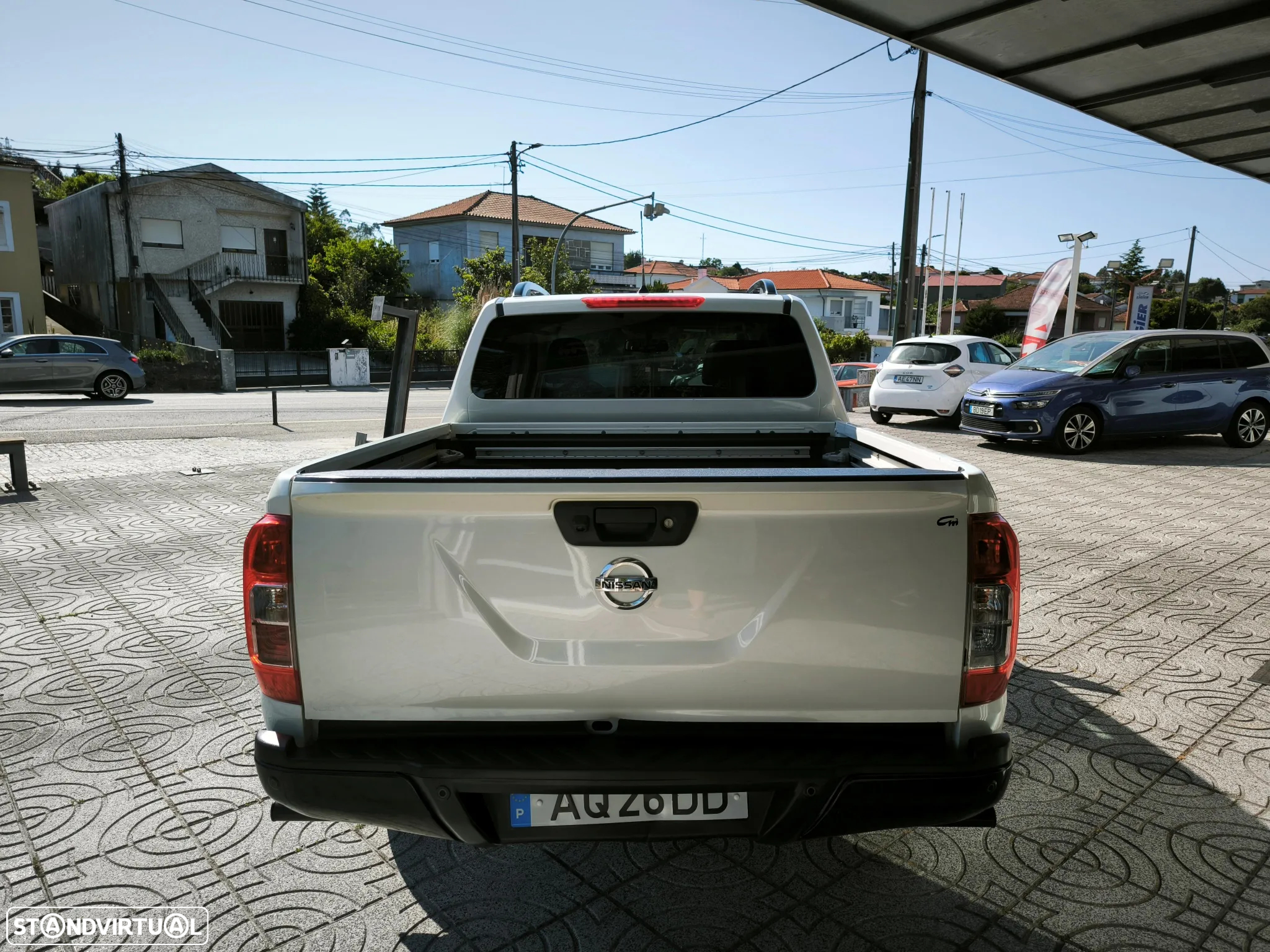 Nissan Navara 2.3 dCi CD 4WD N-Guard - 4