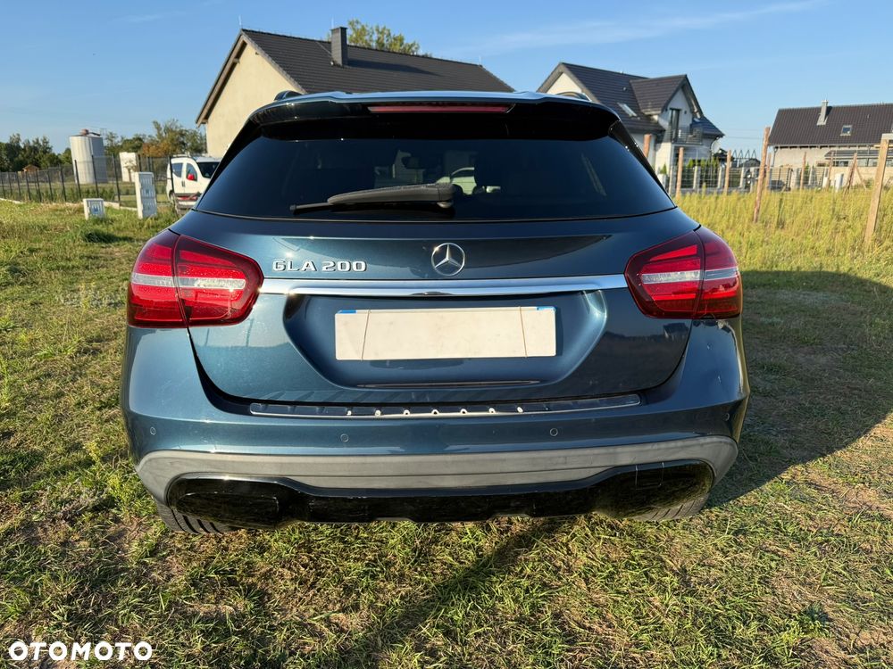 Mercedes-Benz GLA 200 7G-DCT Activity Edition - 29