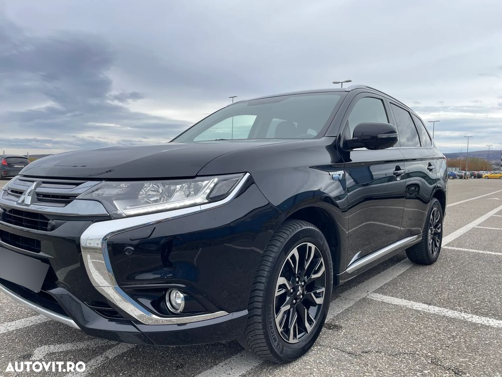 Mitsubishi Outlander 2.0 4WD Plug-In Hybrid Top - 2