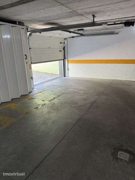 Vende-se Garagem box - Grande imagem: 4/10