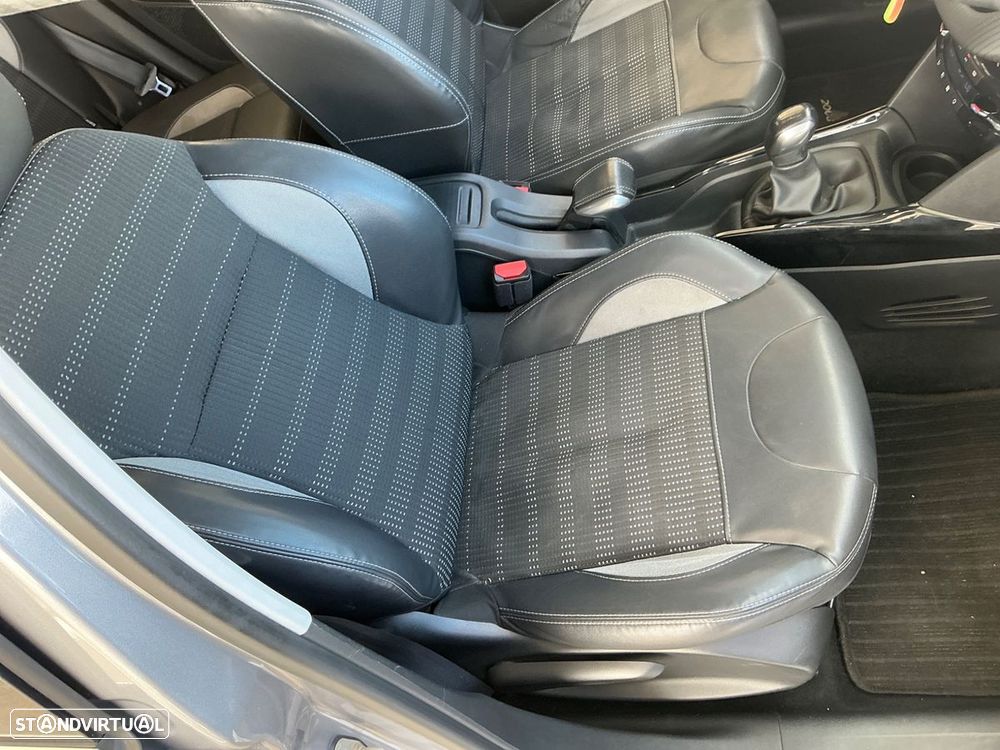 Peugeot 2008 1.2 VTi Allure - 23