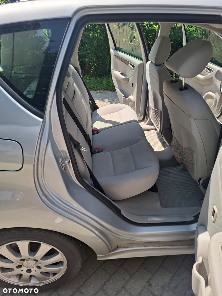 Mercedes-Benz Klasa A 150 Elegance Edition 10 - 12