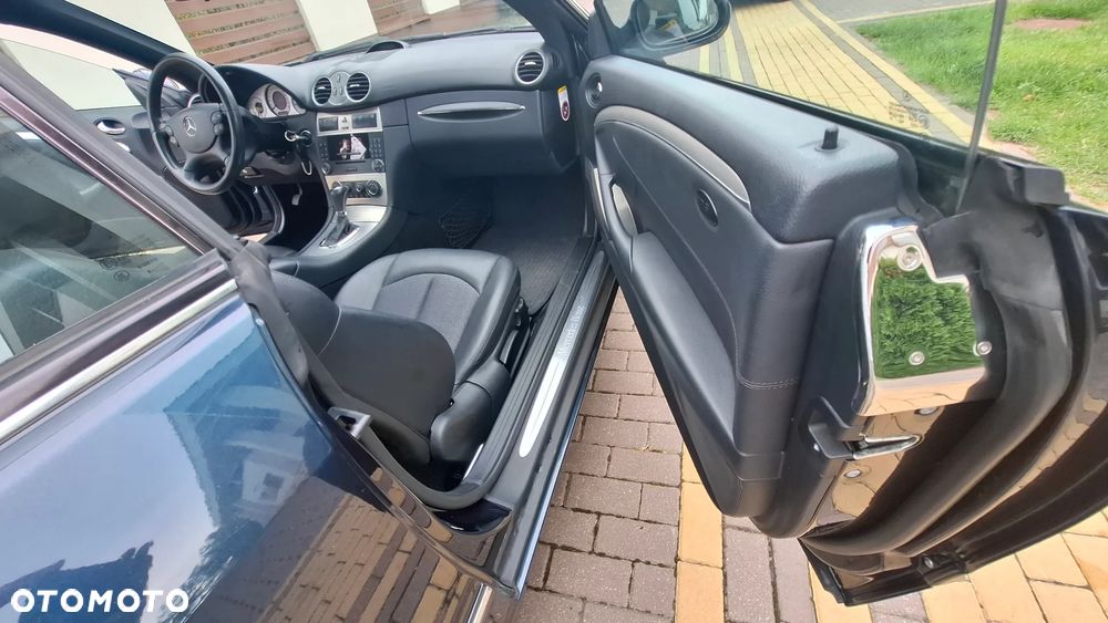 Mercedes-Benz CLK - 24
