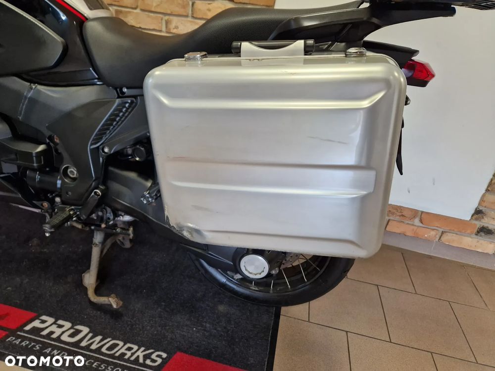 Honda VFR - 34