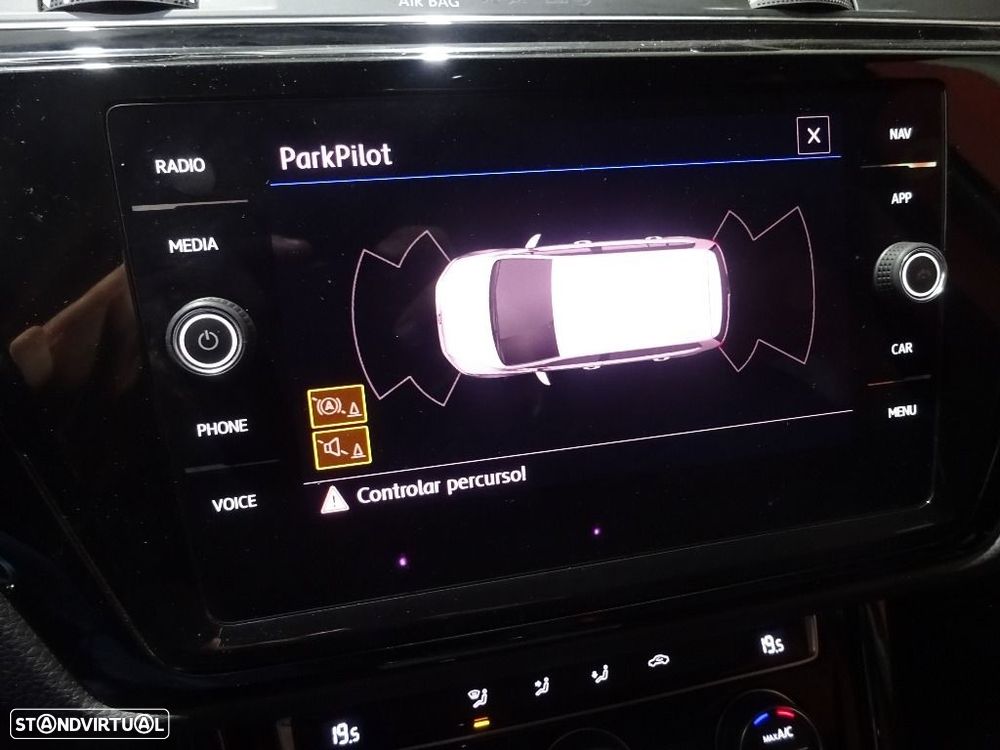 VW Touran 2.0 TDI Highline DSG - 26