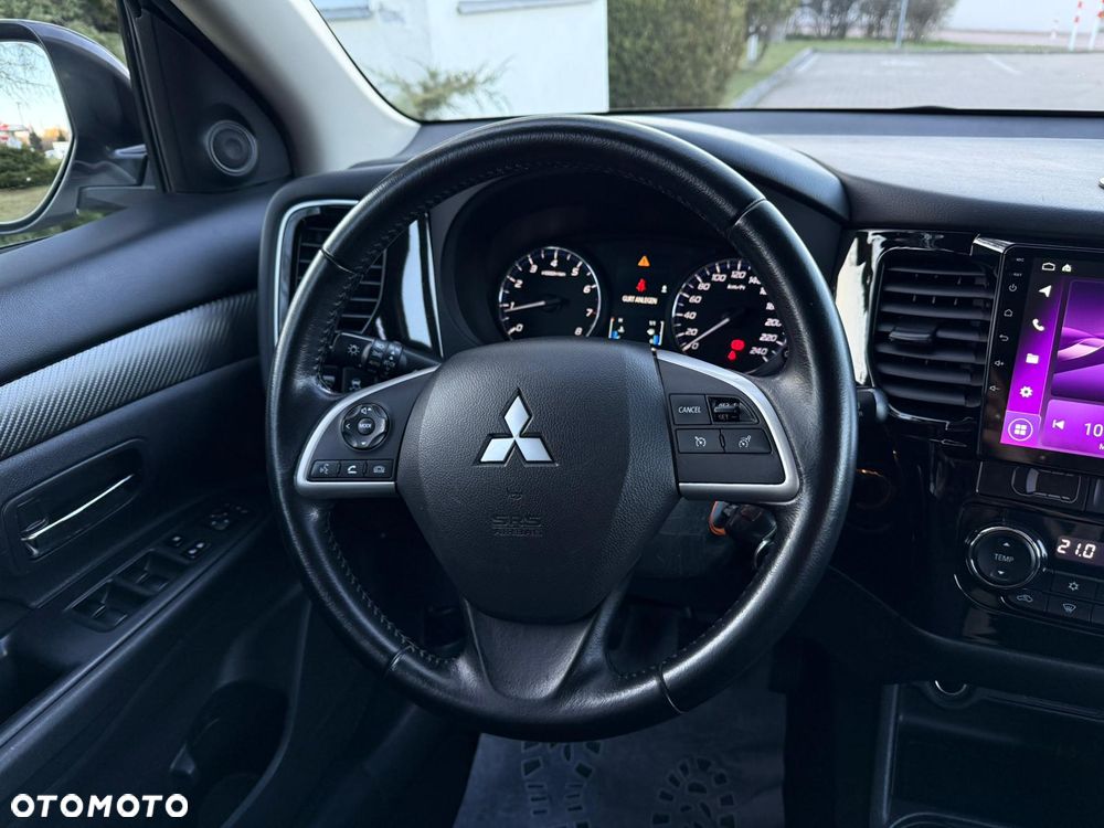 Mitsubishi Outlander 2.0 2WD Invite - 29