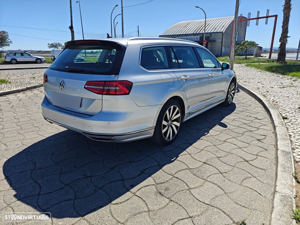 VW Passat Variant 2.0 TDI R-Line DSG - 12