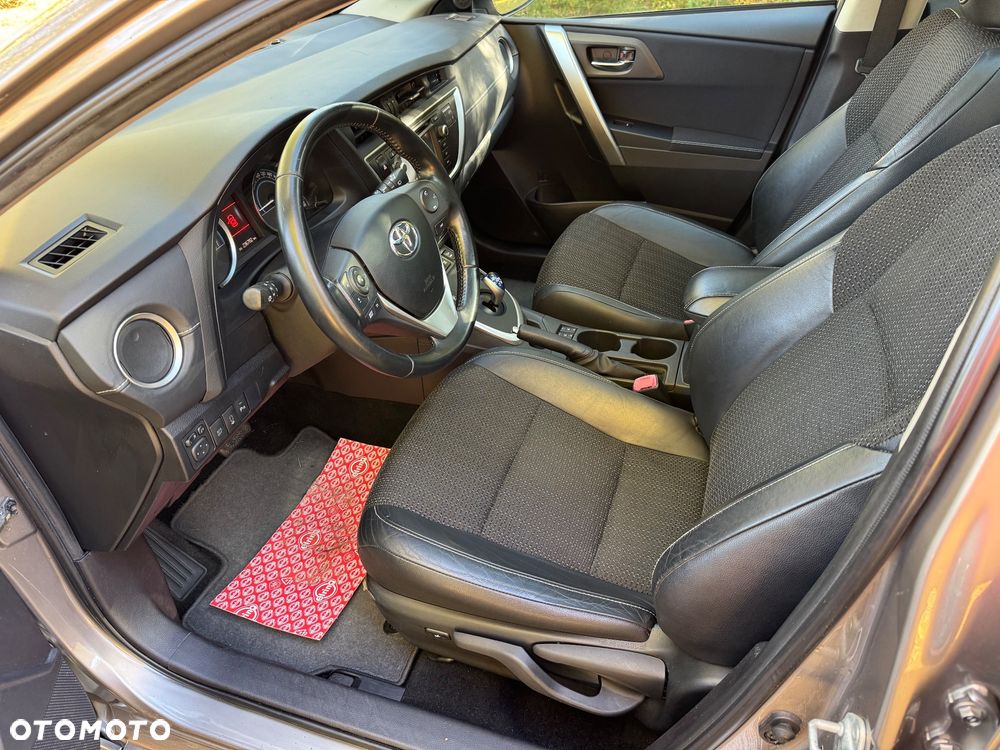 Toyota Auris 1.8 HSD Luna - 5