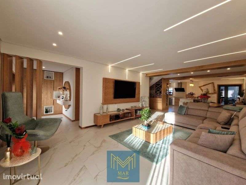 Moradia T4 de Luxo Mobilada e com Piscina - Grande imagem: 5/12