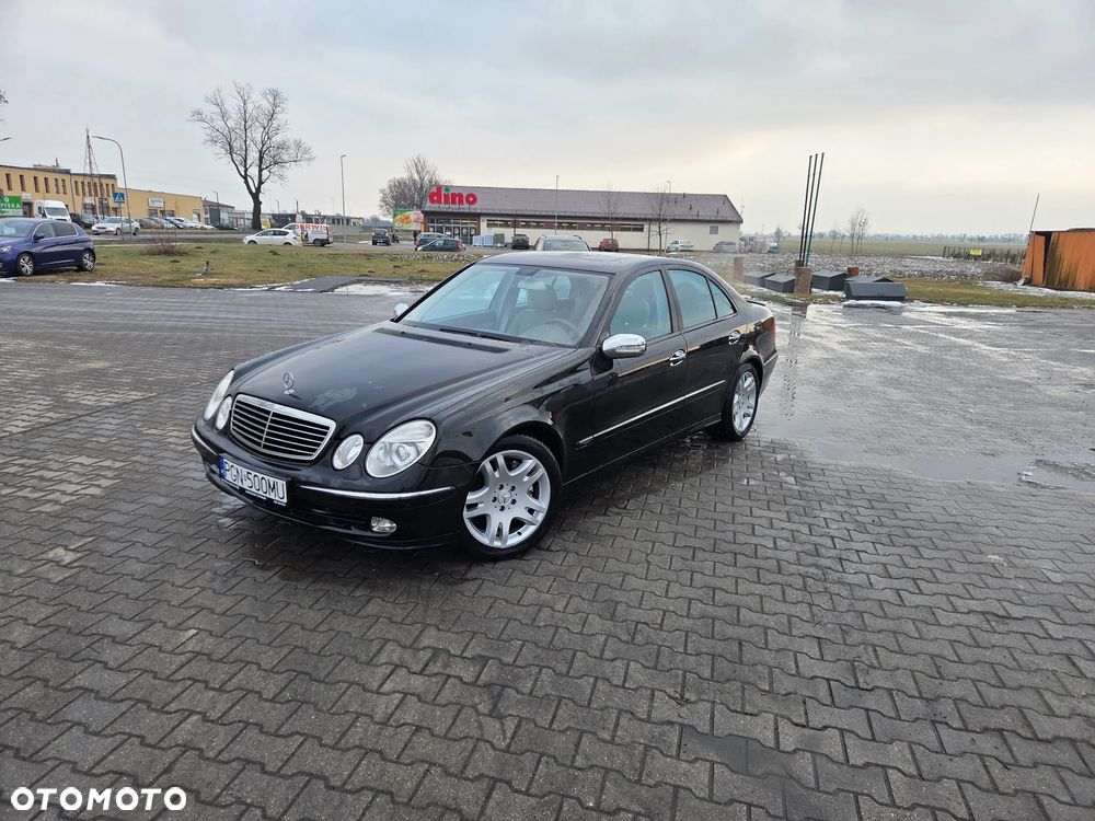 Mercedes-Benz Klasa E 500 4Matic Automatik Avantgarde - 35