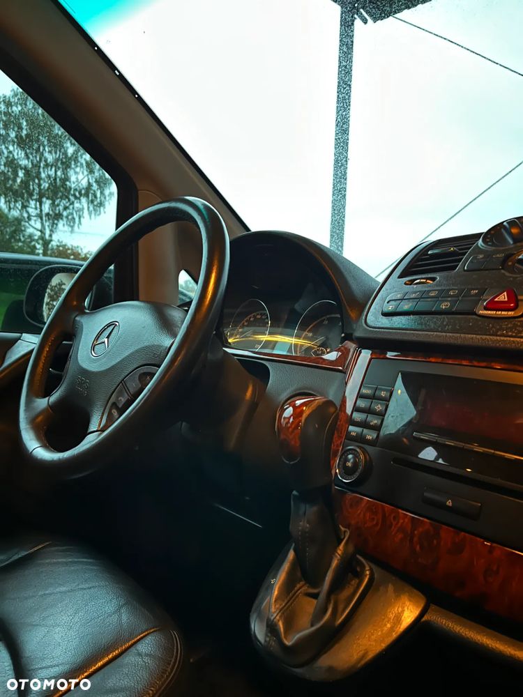 Mercedes-Benz Viano - 9