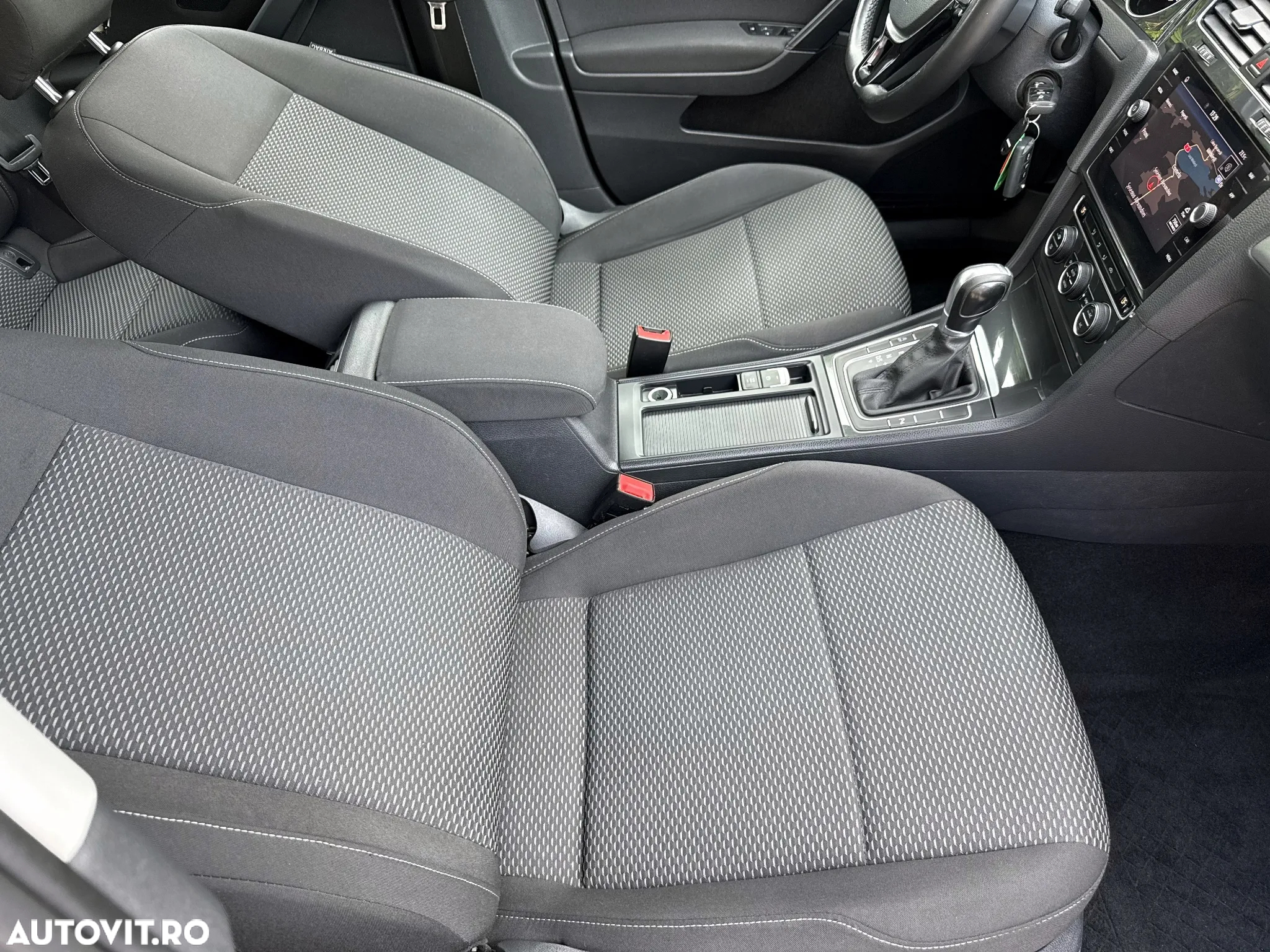 Volkswagen Golf 1.6 TDI DSG Comfortline - 11