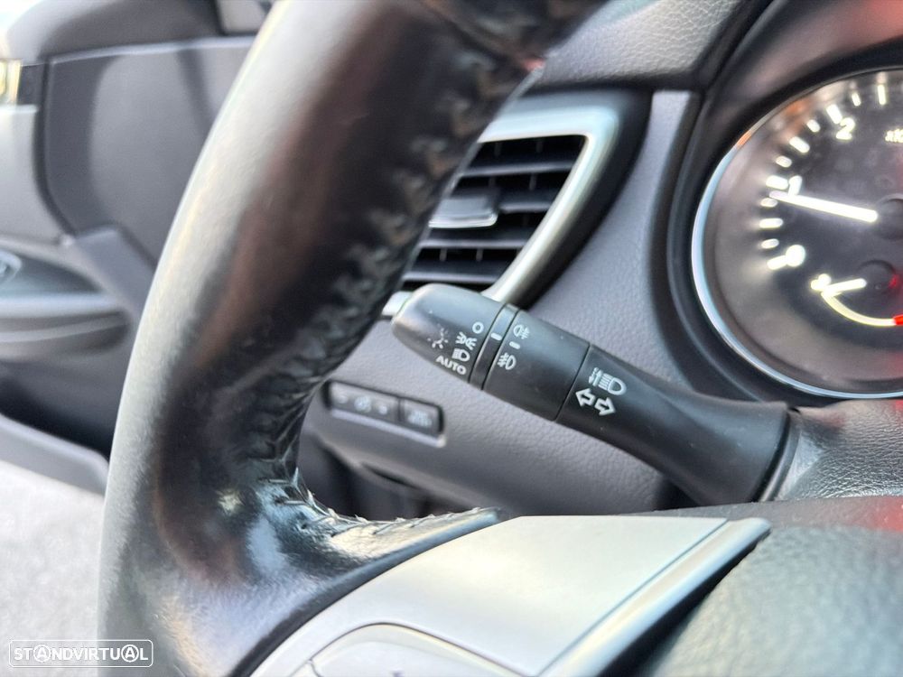 Nissan Qashqai 1.5 dCi N-Connecta - 16
