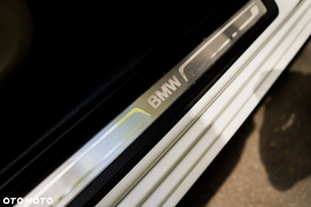 BMW Seria 5 520d xDrive Luxury Line - 32