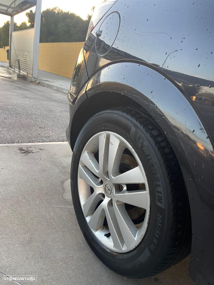 Opel Astra GTC 1.3 CDTI - 8