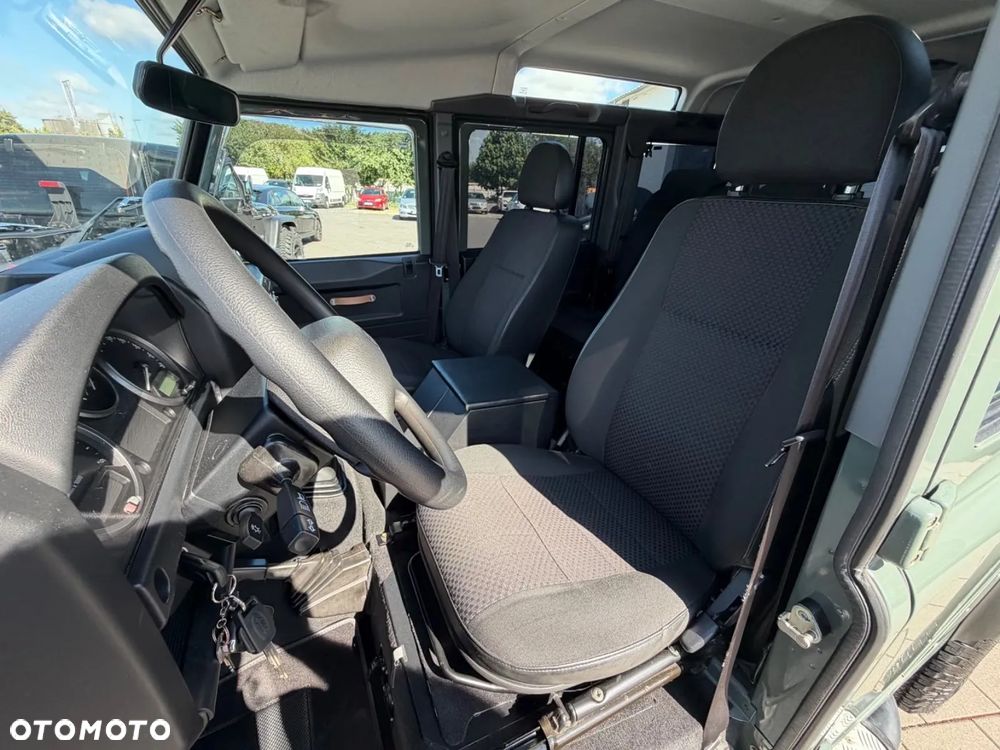 Land Rover Defender 2.2 TD4 E - 28