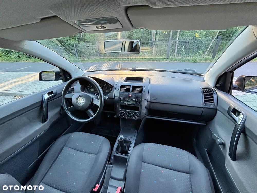 Volkswagen Polo 1.2 Comfortline - 24