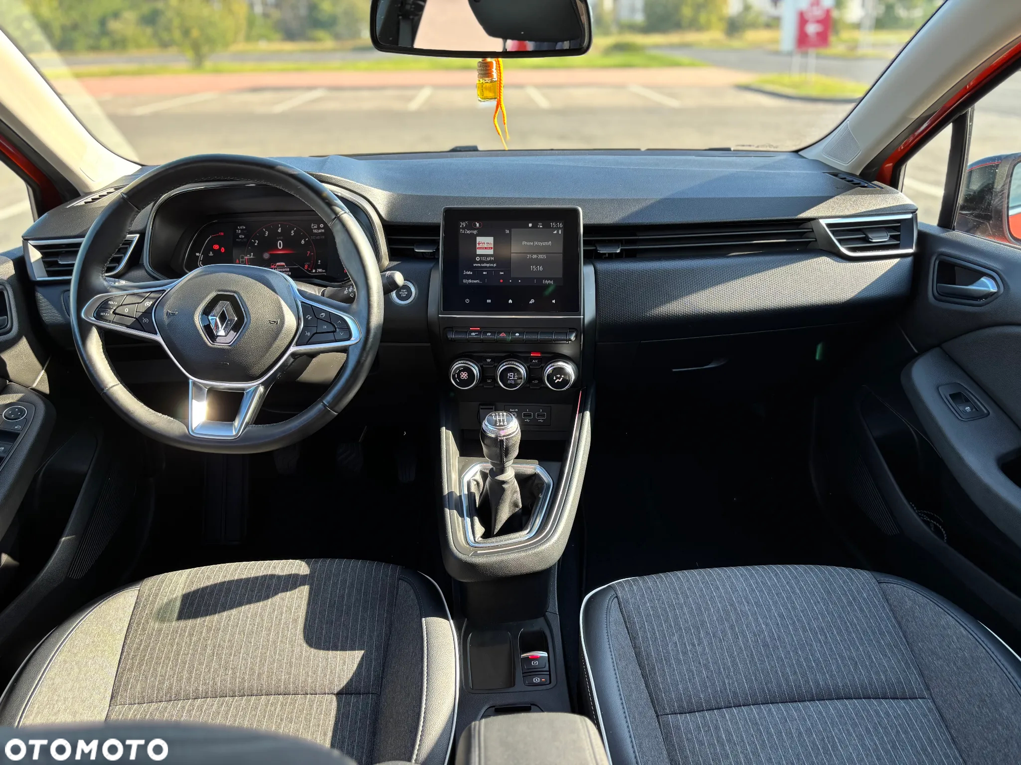 Renault Clio 1.0 TCe Techno - 8