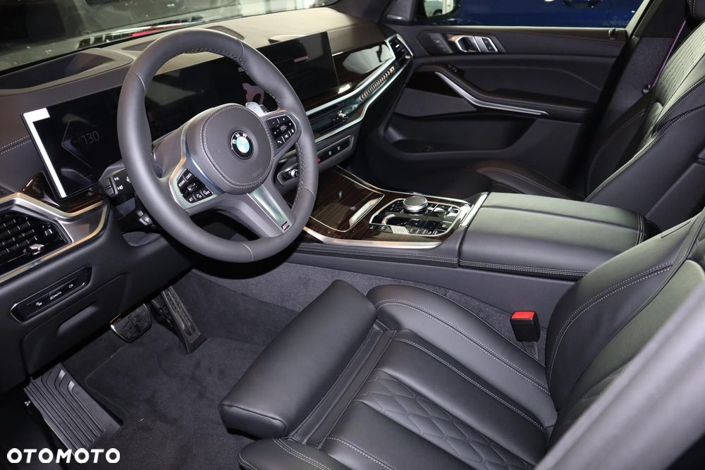 BMW X7 - 10