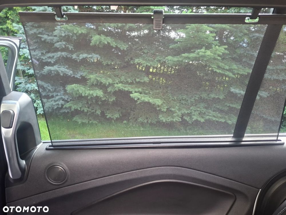 Ford Grand C-MAX - 24