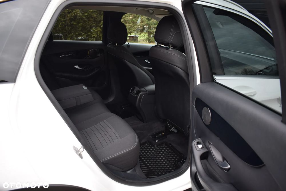 Mercedes-Benz GLC - 31