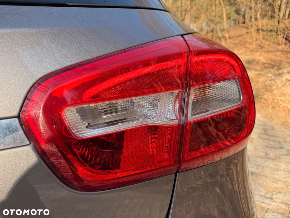 Mercedes-Benz GLA 250 4-Matic - 16