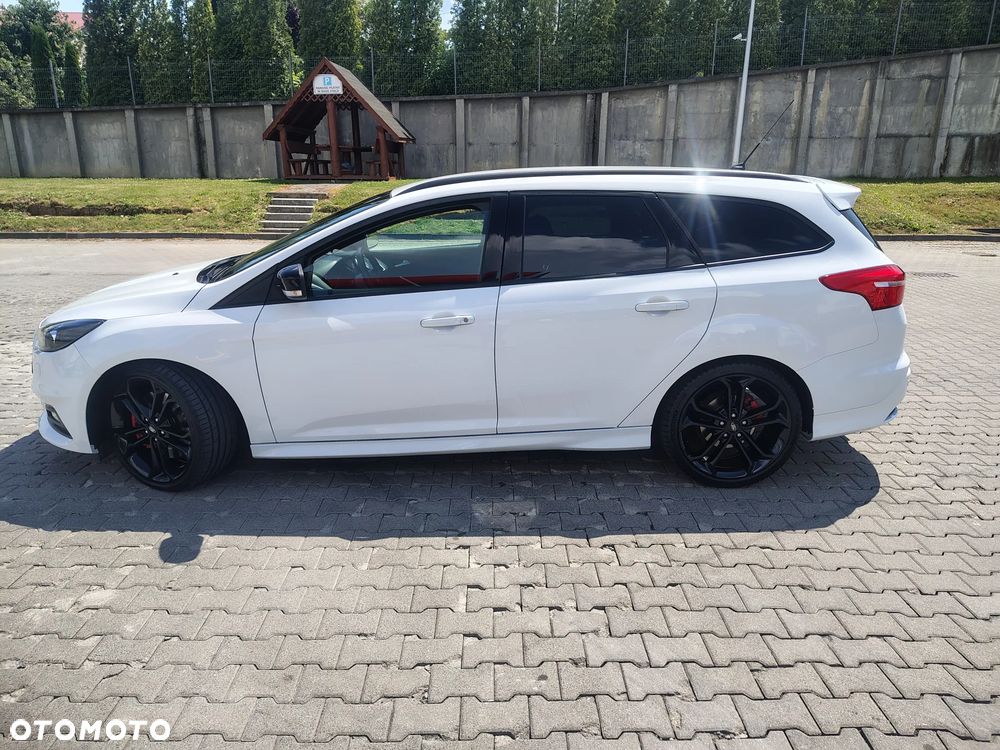 Ford Focus ST - 8
