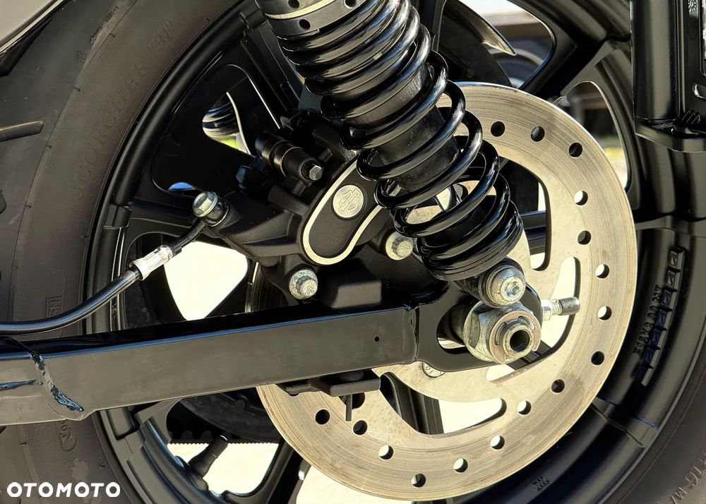 Harley-Davidson Sportster Iron 1200 - 24
