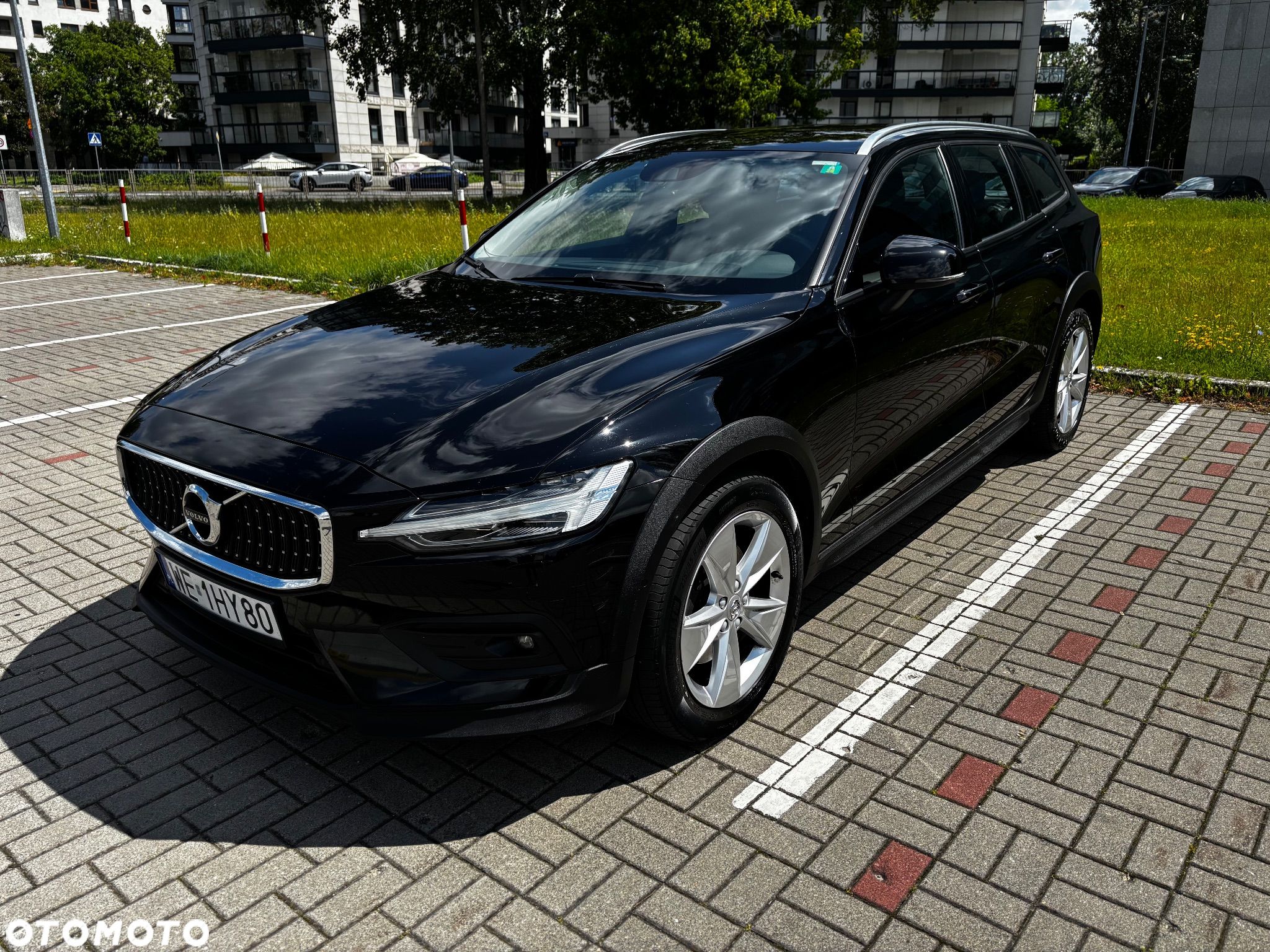 Volvo V60 Cross Country B4 D AWD Plus - 1