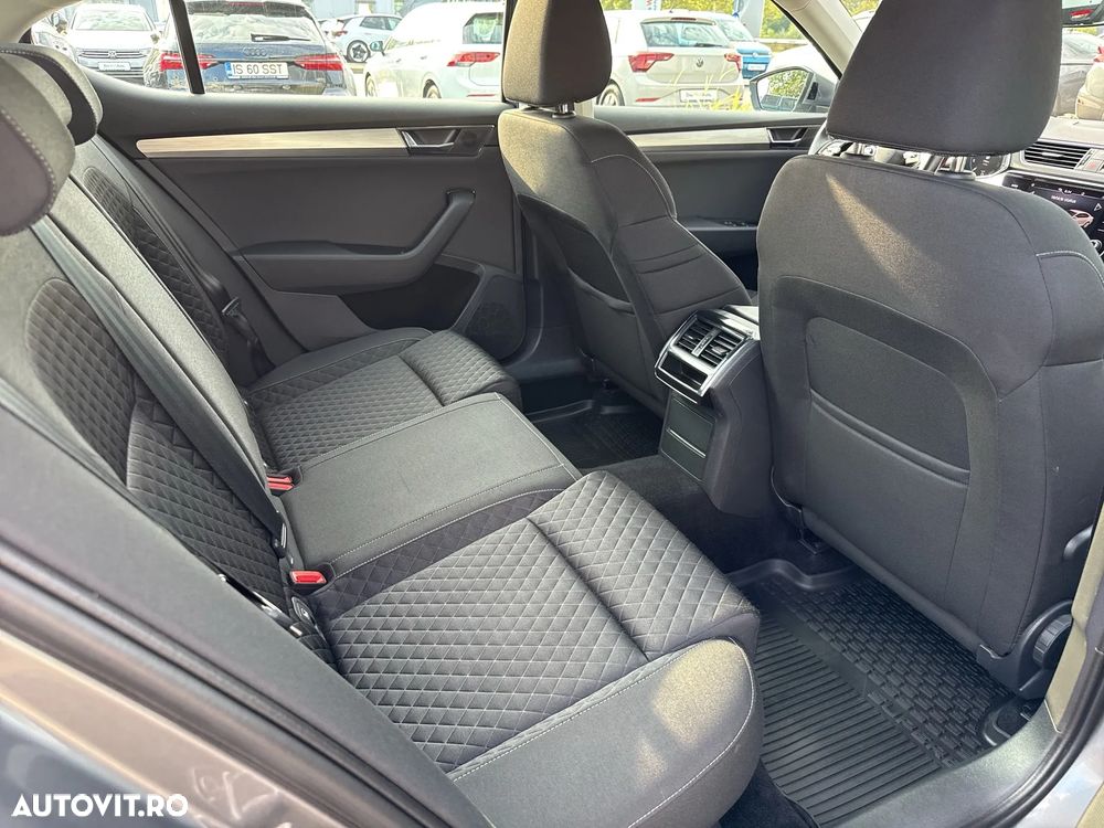 Skoda Superb 2.0 TDI DSG Ambition - 14