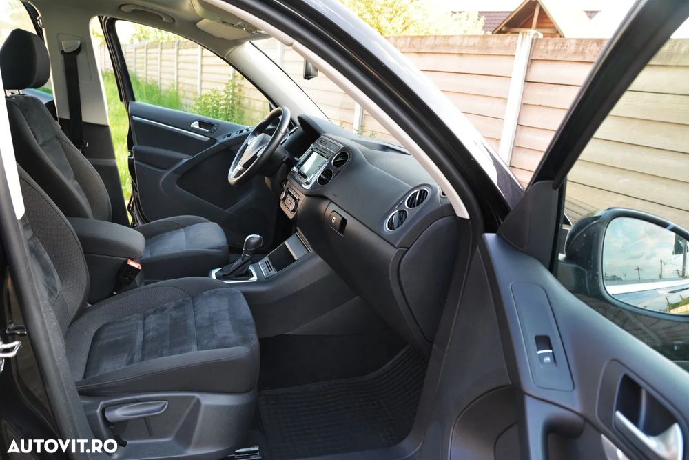Volkswagen Tiguan 2.0 TDI DPF 4Motion BlueMotion Technology DSG Lounge Sport & Style - 16