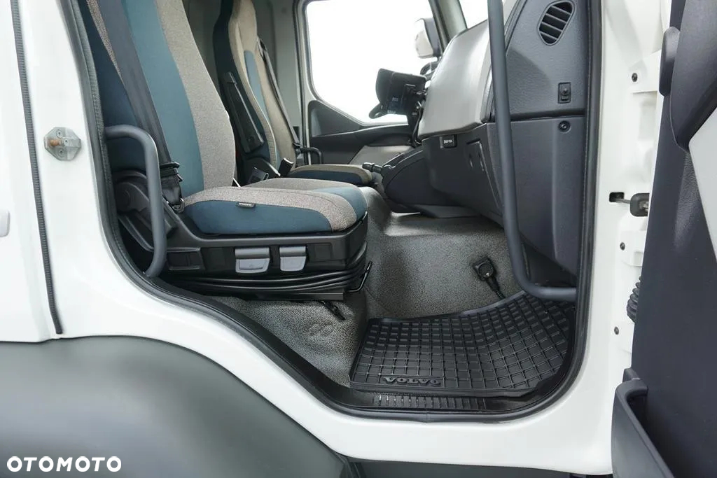 Volvo FL / 280 / EURO 6 / IZOTERMA + WINDA / 18 PALET / ŁAD. 9540 KG - 37
